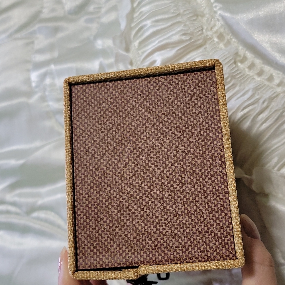 Gift Box - Picture 4 of 7